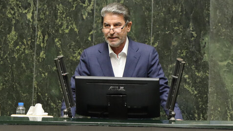 سرمایه‌گذاری تنها با دادن شعار و نصب بنر در ورودی شهرها محقق نمی‌شود/  کابینه دولت منسجم نیست